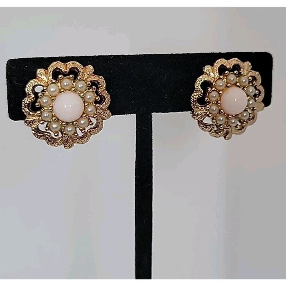 Vintage‎ SARAH COVENTRY Clip On Earrings Faux Pink & Pearl Goldtone Flower Rare